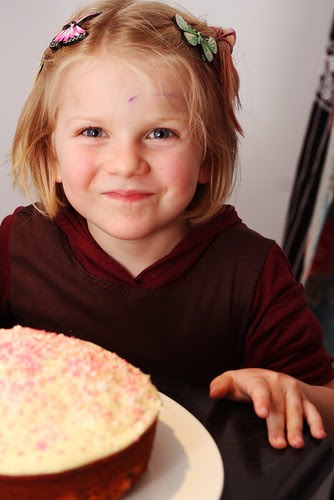 m and the rainbw cake