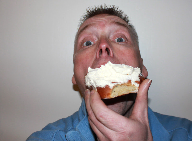 How to eat a Semla