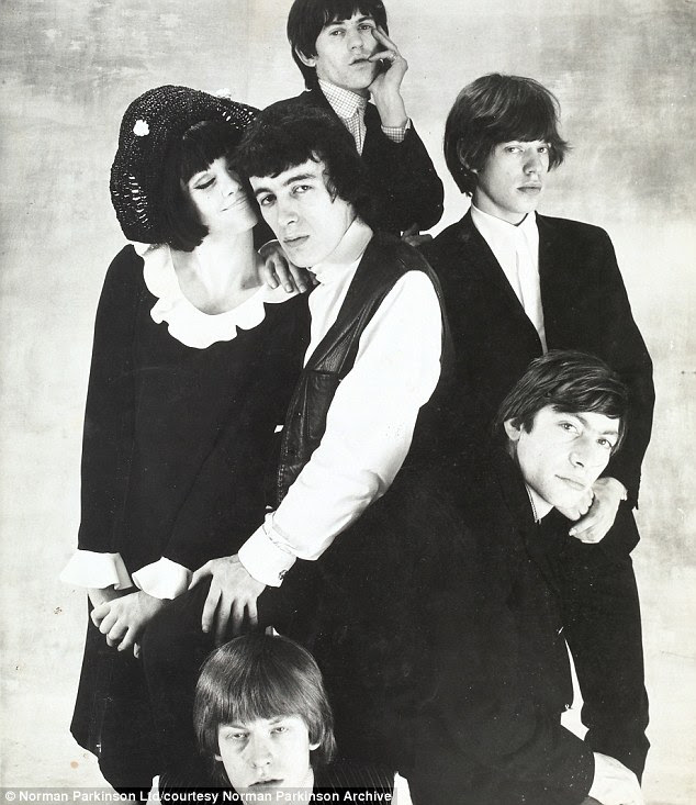 Rainha da revista Rolling Stones 1964 com Nicole de la Marge.jpg