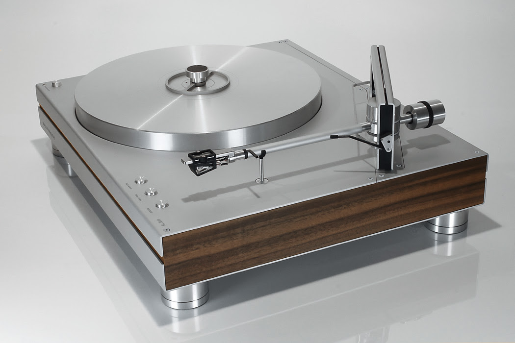 Turntable_PS2_Persp_Front