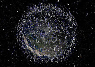 Objetos en órbita baja (LEO) vista desde del Polo Norte