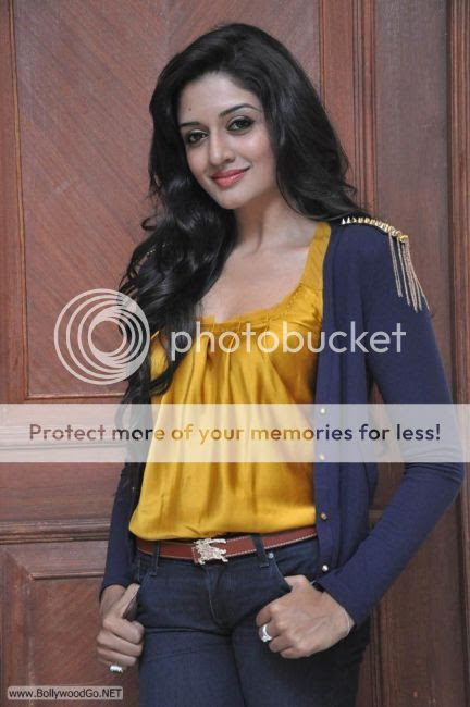 Vimala Raman In Yellow Dress After Pm Bollywood Lovers
