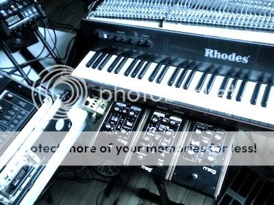 Zviij's electronics   Rhodes piano