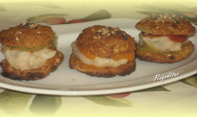 HAMBURGUESAS DE MAR CON SALSA DE JENGIBRE