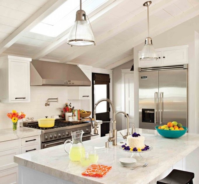 Lighting Ideas For Kitchens With Vaulted Ceilings / 20 Vaulted Ceiling