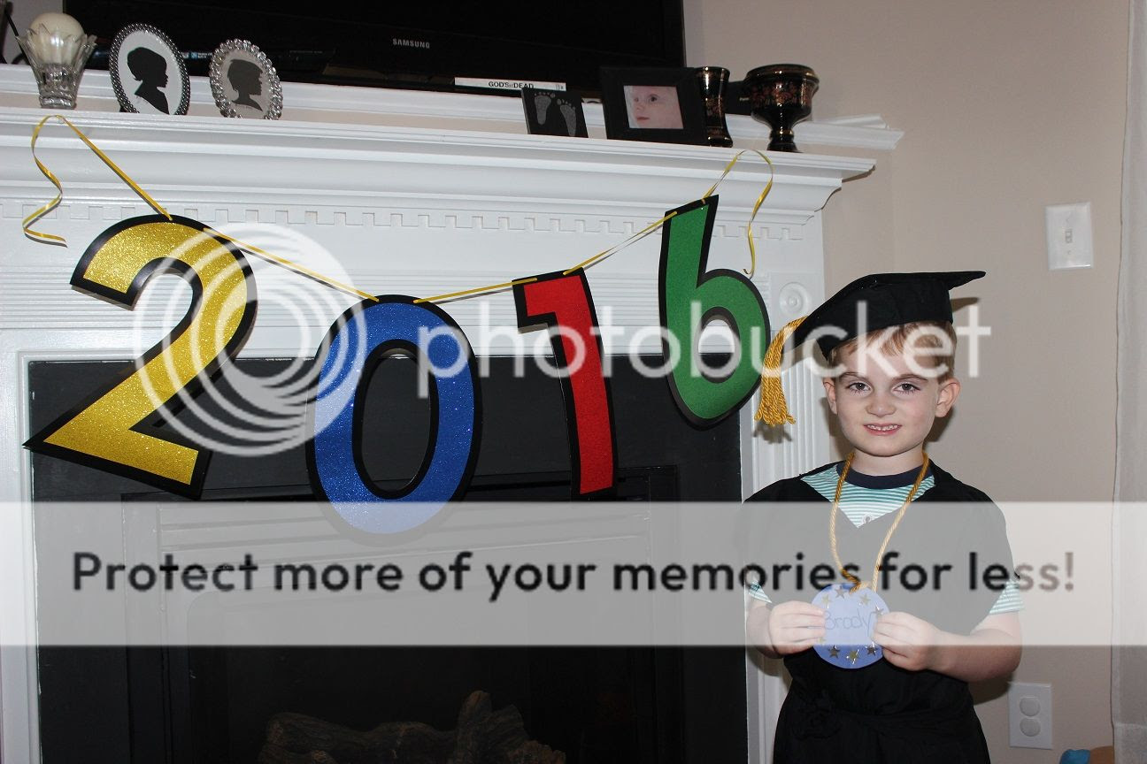 photo graduate1_zpswwjl2jfs.jpg