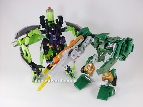Transformers Mixmaster RotF Voyager (G1 deco) + Hoist RotF Deluxe - modo robot