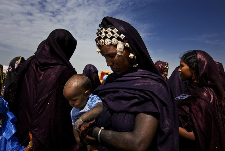 Africa | Tuareg women, Queens of the Sahara | © Brent Stirton.