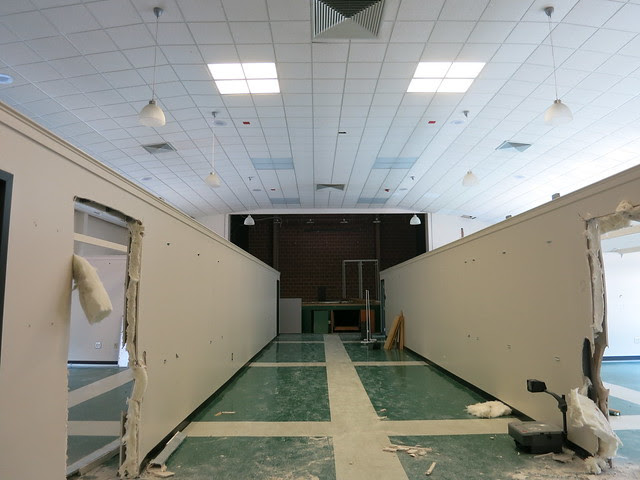 IMG_4920-2013-09-07-E-Rivers-Elementary-School-Celebration-wake auditorium has classrooms built inside