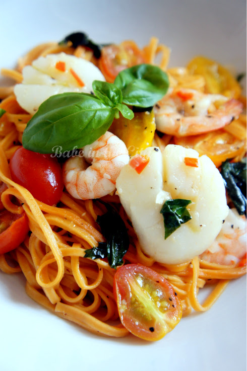 Chilli Angel Hair Pasta With Prawns, Scallop, Tomatoes & Basil