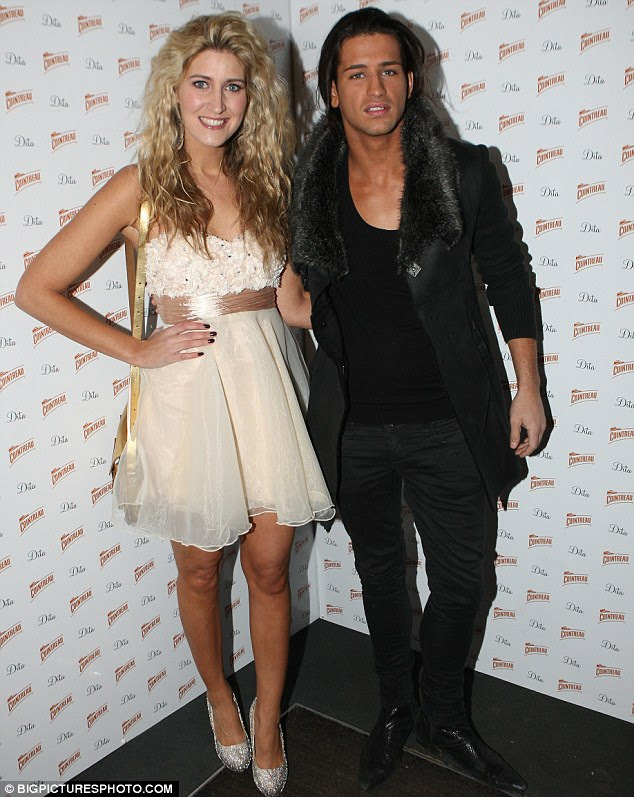 http://i.dailymail.co.uk/i/pix/2011/11/29/article-2067805-0EFD7DD500000578-560_634x797.jpg