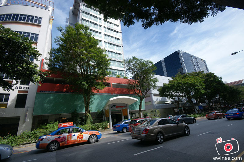 RANDOM-SINGAPORE-TRAFFIC-CARS-AND-BUILDINGS
