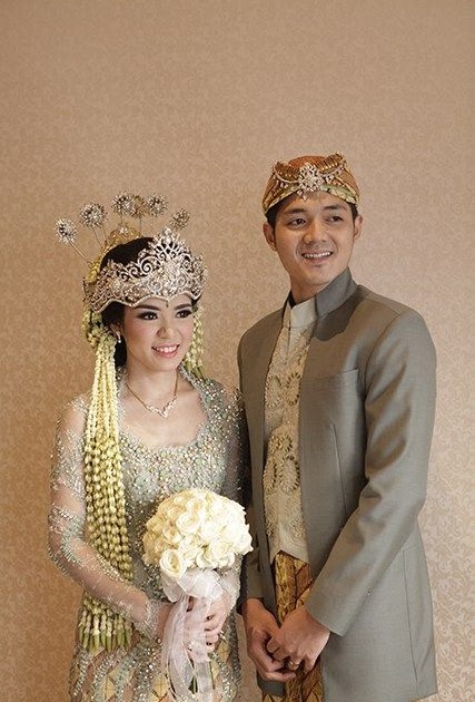 Upacara Adat Sunda: Baju Pengantin Muslim Adat Sunda