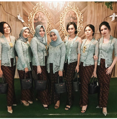 Ide Top 55 Baju Brokat Warna Hijau Botol