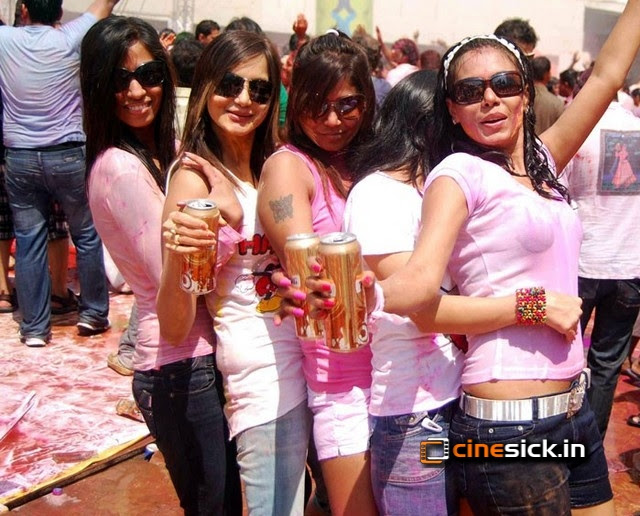 adult holi pics