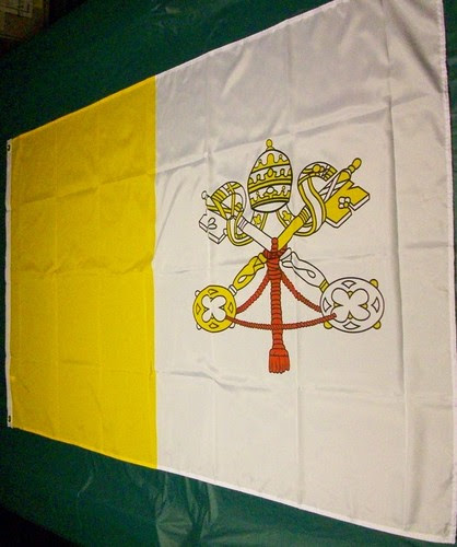 images-and-places-pictures-and-info-what-does-the-vatican-city-flag-mean