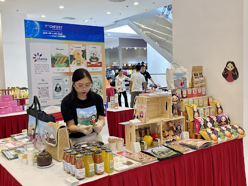 Catalog sản phẩm tại hội chợ triển lãm