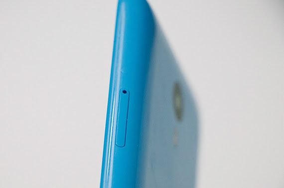 Meizu-M1-Note-vs-iPhone-5c-05-570