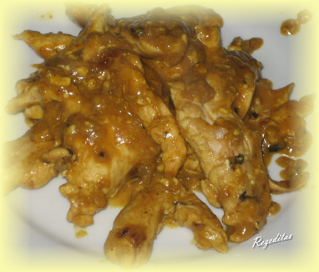 CARI DE POLLO