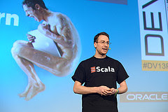 My friend Manuel talking about Play Framework My friend Manuel talking about Play Framework