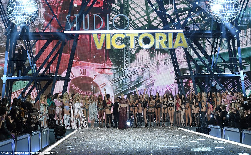 Triunfante: 2016 Fashion Show da Victoria Secret em Paris foi um sucesso retumbante