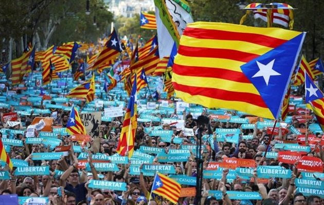 Λαοθάλασσα 450.000 Καταλανών στη Βαρκελώνη υπέρ της ανεξαρτησίας
