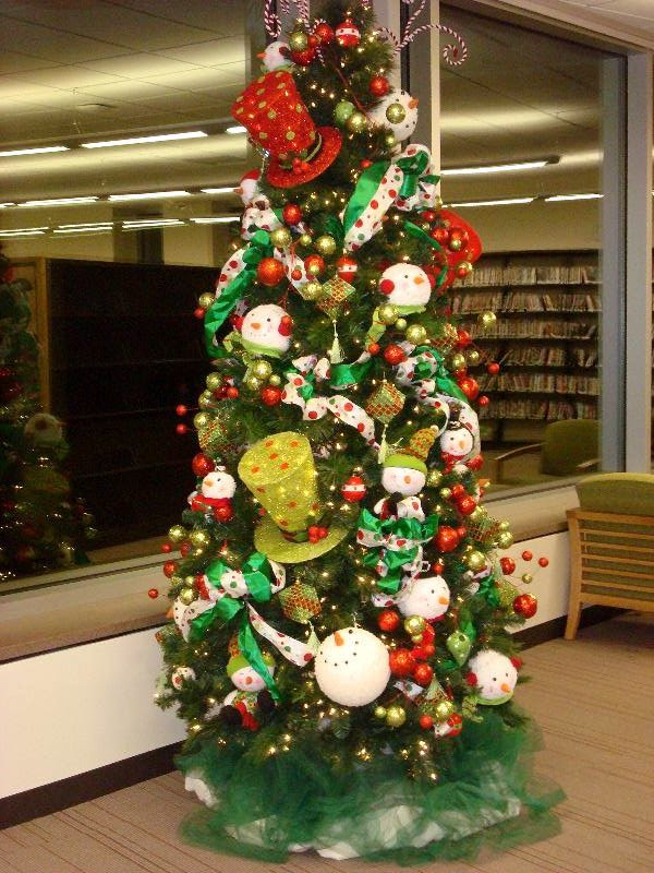 0.9701492537313433 Library Winter Tree