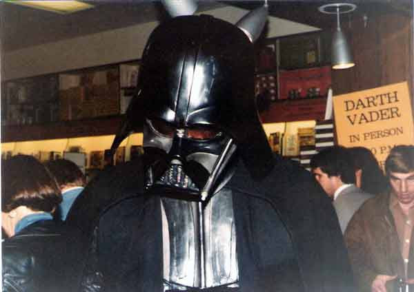 Darth Vader mall appearance