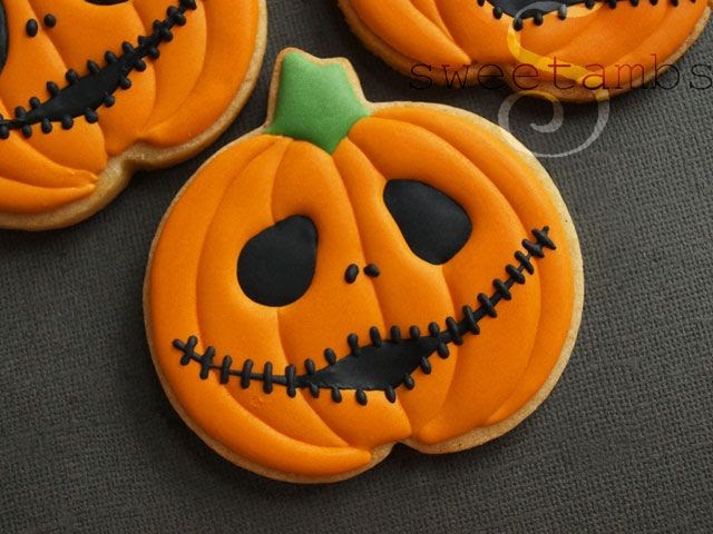 Halloween Cookie Decorating | hallowen decoration