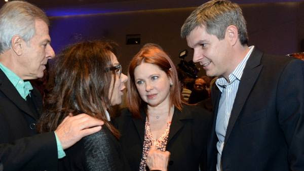 Haciendo buenas migas con el nuevo gobierno. Andrea del Boca apareció la semana pasada en el lanzamiento del nuevo Plan de Fomento al Cine y charló con el Jefe de Gabinete Marcos Peña.