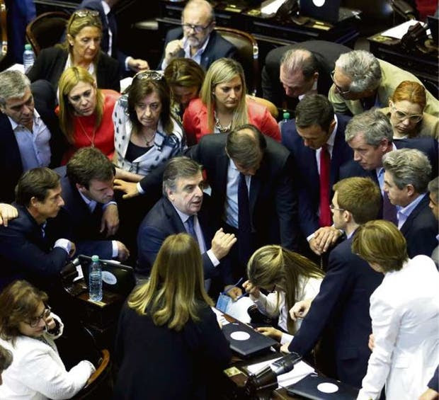 Las sesiones en la Cámara de Diputados obligaron a negociaciones permanentes