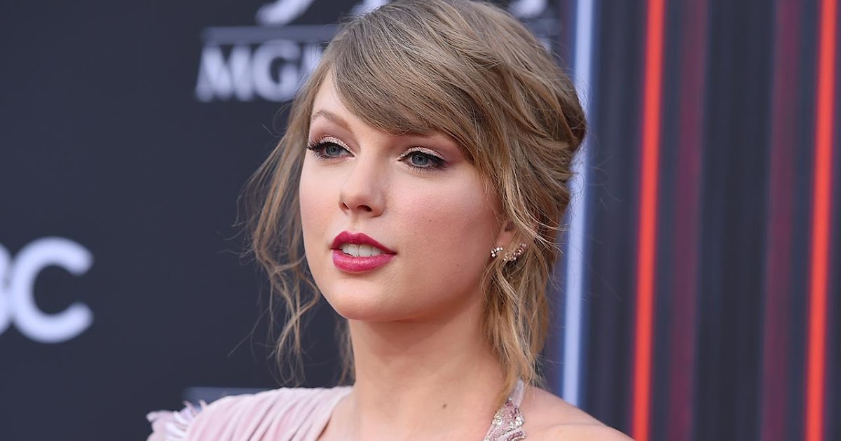 FOX NEWS Taylor Swift banner covered up over speculation of a curse