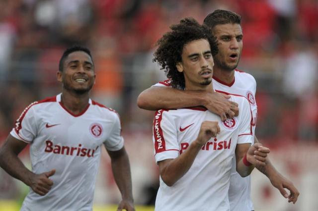 Inter vence o Brasil-Pel por 2 a 0 e cola no líder Grêmio Fernando Gomes/Agencia RBS