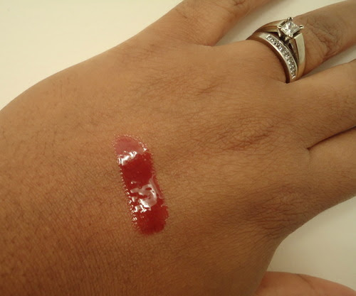 Revlon Super Lustrous Lip Gloss Raisin Rage 250 Swatch