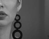 Black hoop earrings crochet. Modern jewelry by Aliquid - AliquidTextileJewels