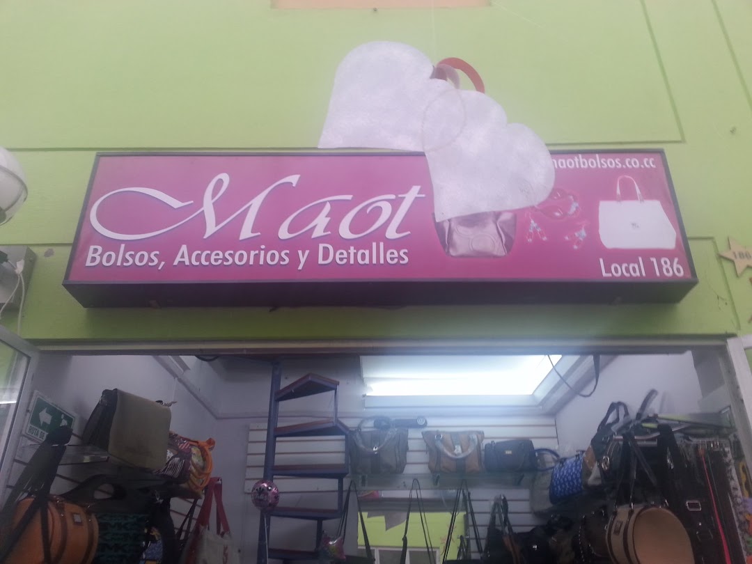 Maot Bolsos Accesorios y Detalles