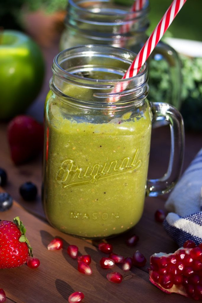 Pomegranate And Berry Blast Green Smoothie (Weekly ...