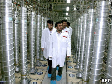 Ахмадинежад на заводе в Натанце