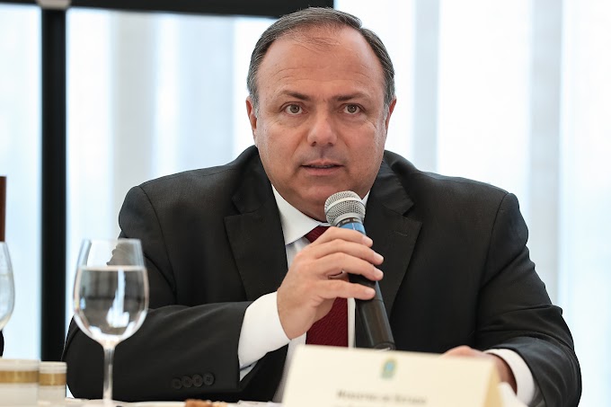 Ministro da Saúde Eduardo Pazuello é internado em Brasília