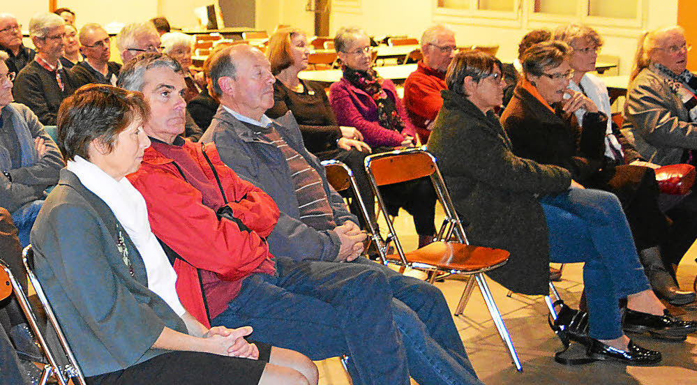 http://www.letelegramme.fr/images/2015/11/28/l-assemblee-generale-s-est-terminee-autour-d-une-bonne-table_2640744.jpg