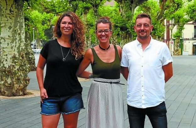 Gemma González, Juncal Eizaguirre y Manu Gestido presentaron la nueva edición del MEK. 