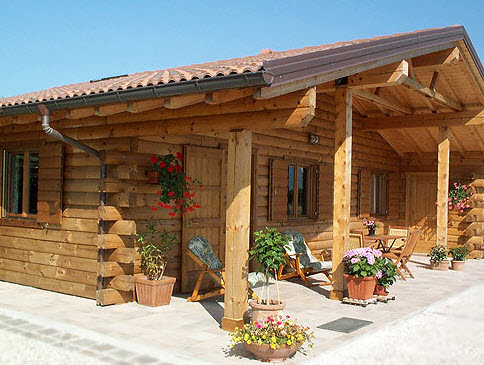 Una bella casa di campagna case prefabbricate in muratura for Prezzi case prefabbricate in legno chiavi in mano romania