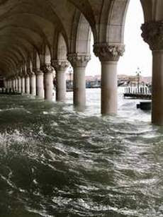 Eccezionale acqua alta a Venezia Eccezionale acqua alta a Venezia