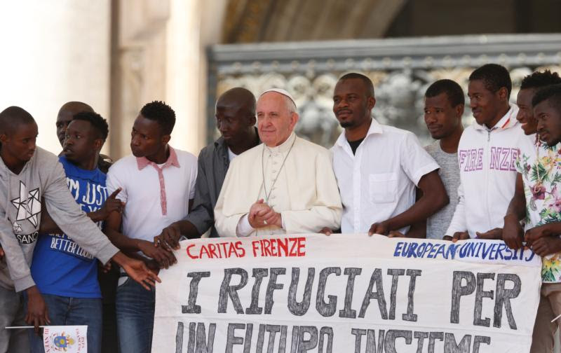 Αποτέλεσμα εικόνας για the pope and refugees