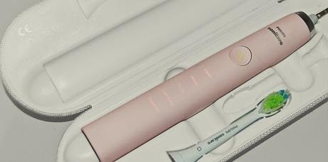 BEAUTY TIP: PHILIPS SONICARE DIAMONDCLEAN BEAUTY TIP: PHILIPS SONICARE DIAMONDCLEAN