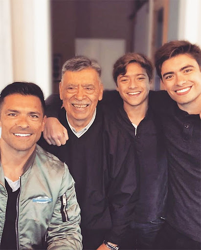saul consuelos

