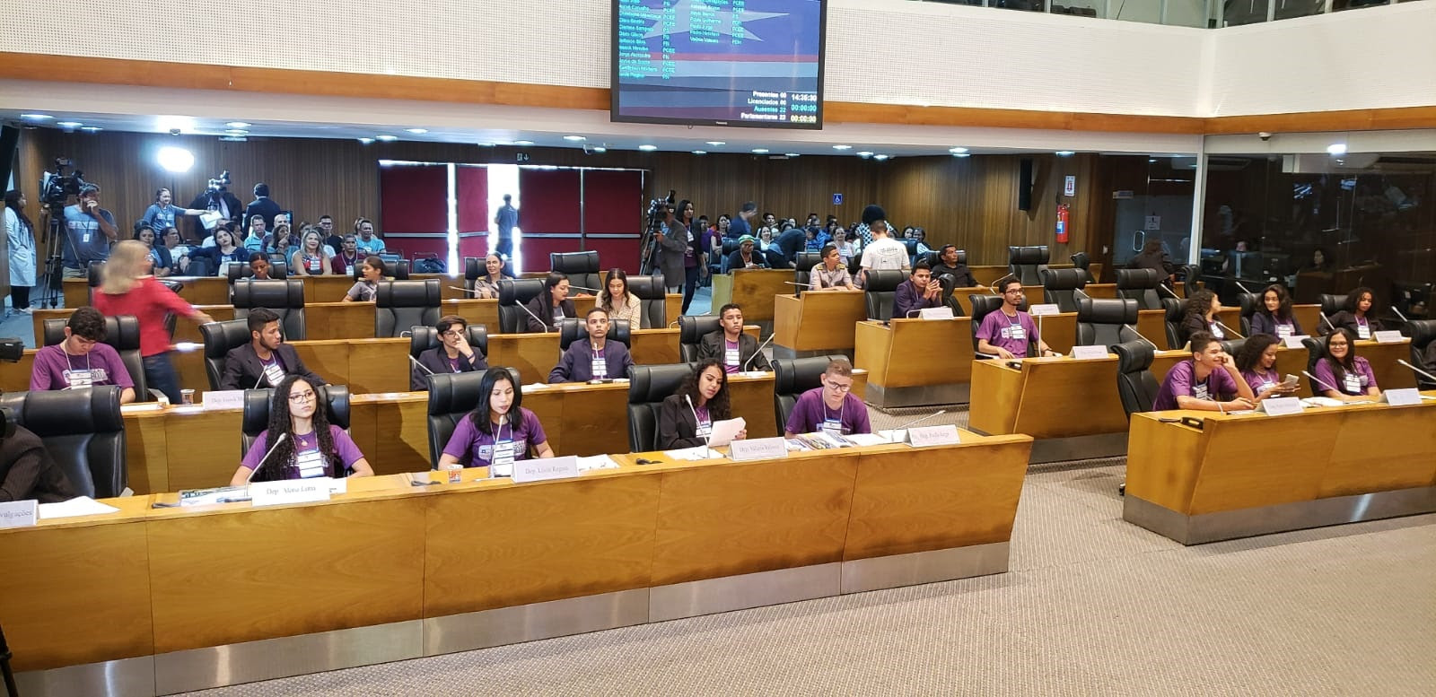 Sessão plenária do Parlamento Estudantil com os 22 deputados estudantes, representando diversos municípios 