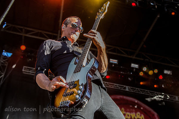 Robert DeLeo, bass, Stone Temple Pilots