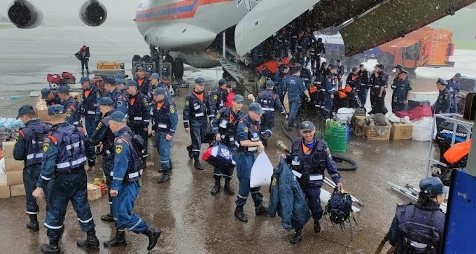 МЧС дополнительно направило 260 спасателей на Дальний Восток для помощи в период паводка - Дальний Восток || Интерфакс Россия