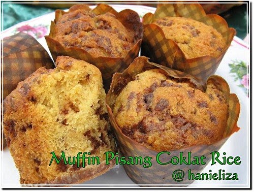 Hanieliza's Cooking: Muffin Pisang Coklat Rice